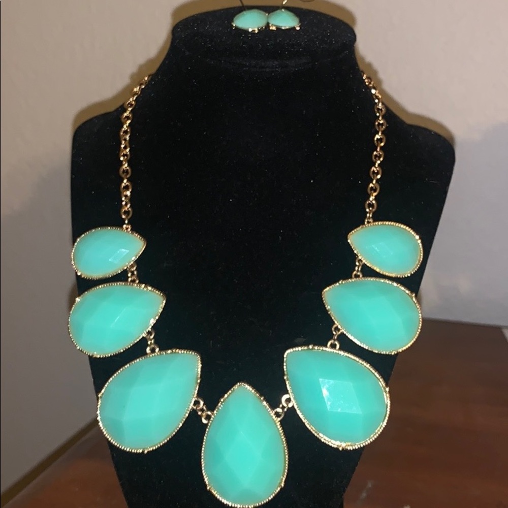 3 Statement necklace bundle - Picture 4 of 4